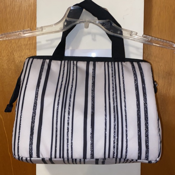 🤍🖤🤍NWT Thermos IsoTec Premium Insulated Lunch Duffel w/Reusable Ice Mat - Picture 3 of 16